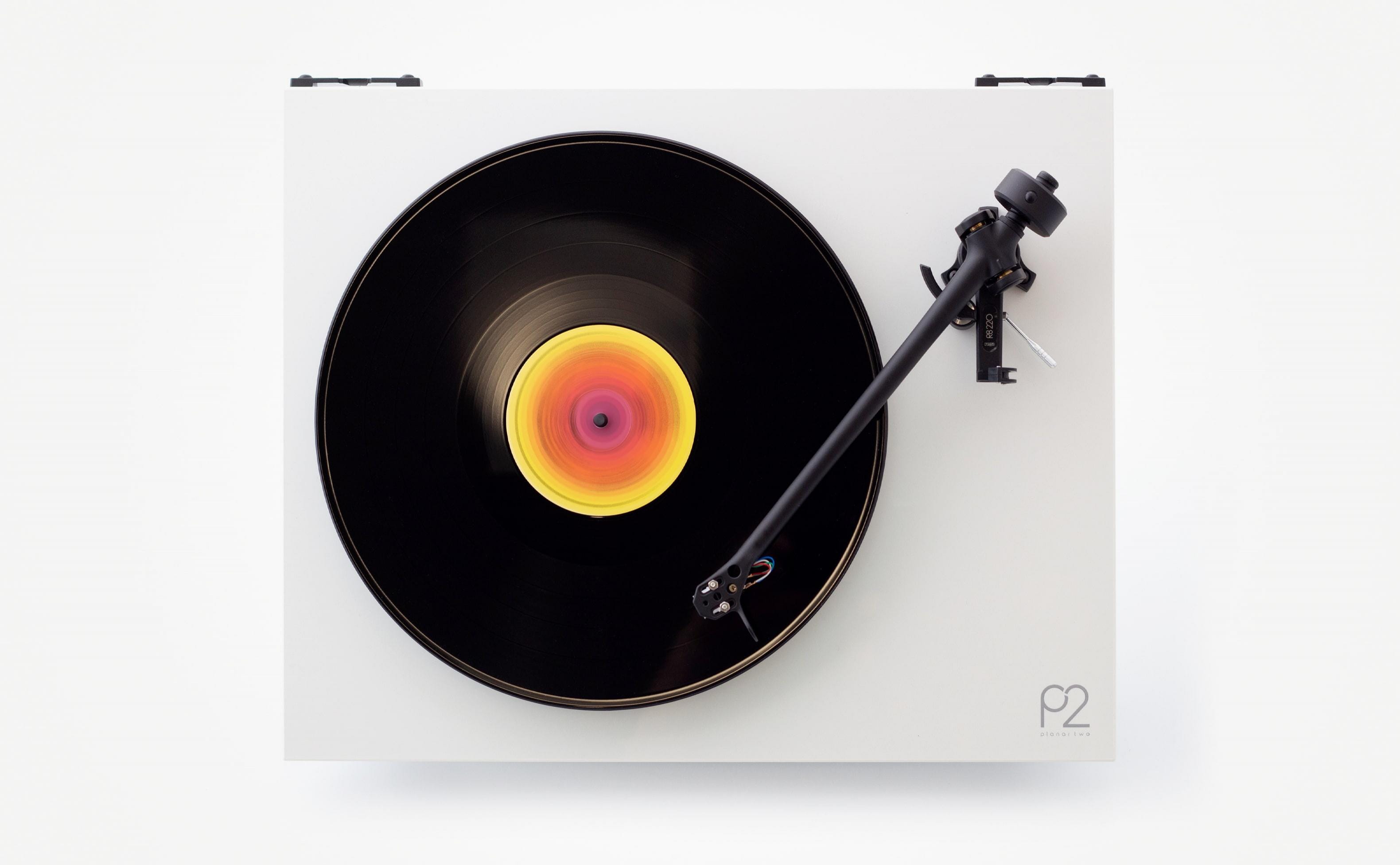 Rega Planar 2 [Turntable - White]